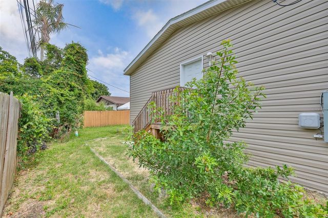 1169 8TH AVENUE NE, Largo, FL 33770