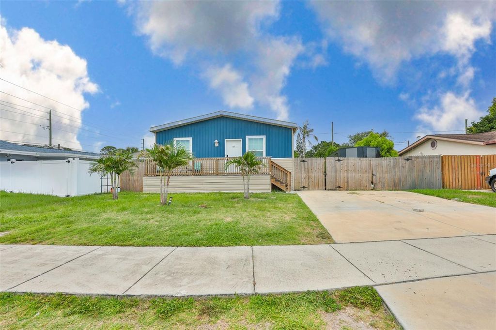 1169 8TH AVENUE NE, Largo, FL 33770