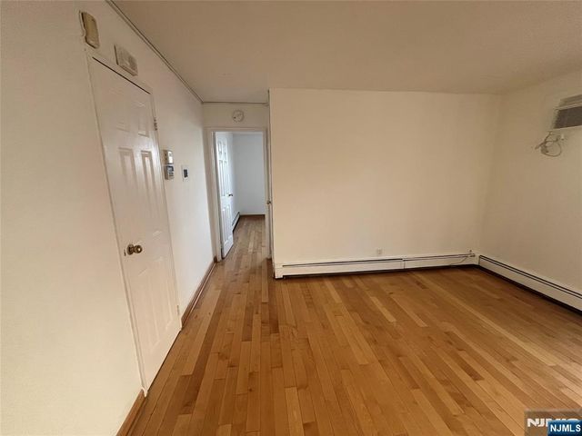 201 12th Street 6, Palisades Park, NJ 07650