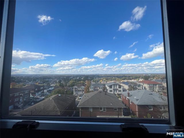 201 12th Street 6, Palisades Park, NJ 07650