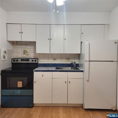 201 12th Street 6, Palisades Park, NJ 07650