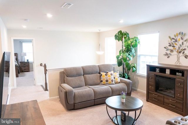 9216 SPLIT OAK, Fredericksburg, VA 22407