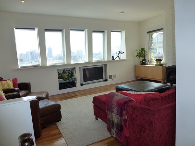 26 Adams 0, Boston, MA 02129