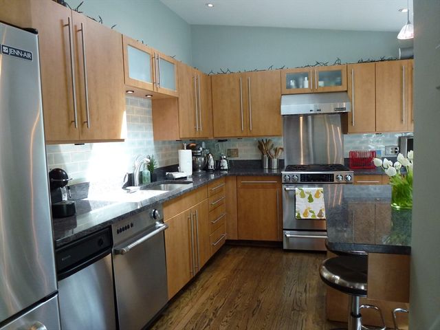 26 Adams 0, Boston, MA 02129