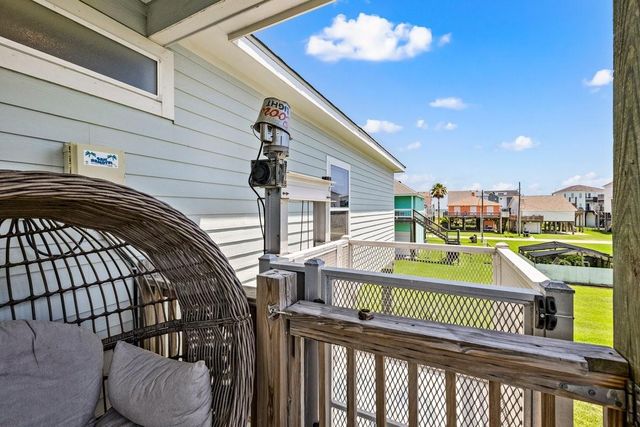853 Wommack, Crystal Beach, TX 77650