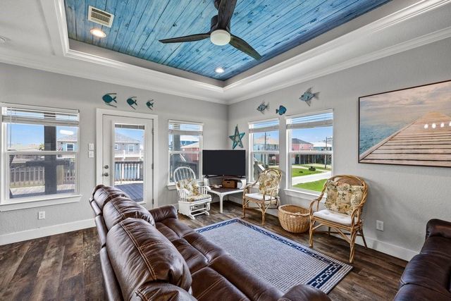 853 Wommack, Crystal Beach, TX 77650