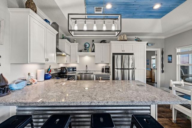 853 Wommack, Crystal Beach, TX 77650