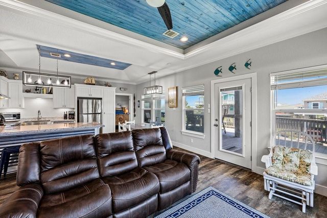 853 Wommack, Crystal Beach, TX 77650