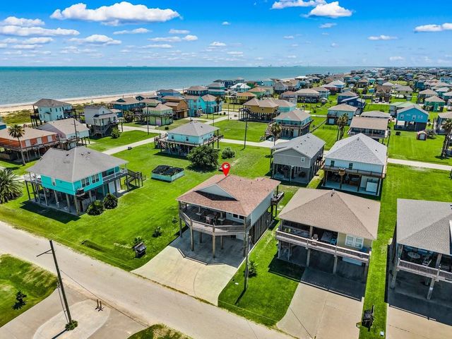 853 Wommack, Crystal Beach, TX 77650