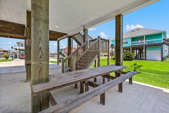 853 Wommack, Crystal Beach, TX 77650