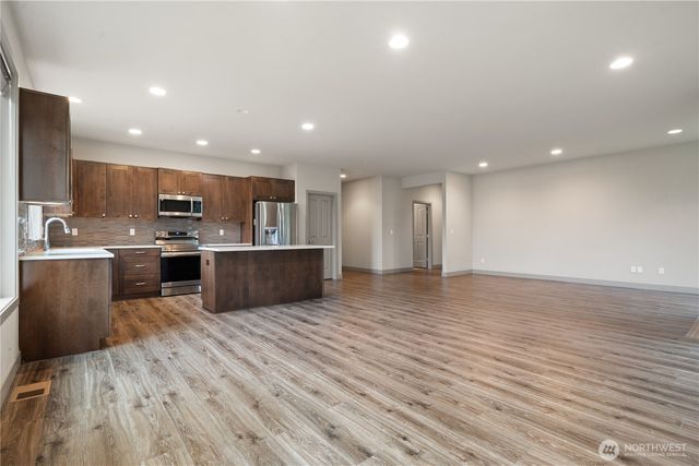 200 Blue Glacier Loop, Sequim, WA 98382