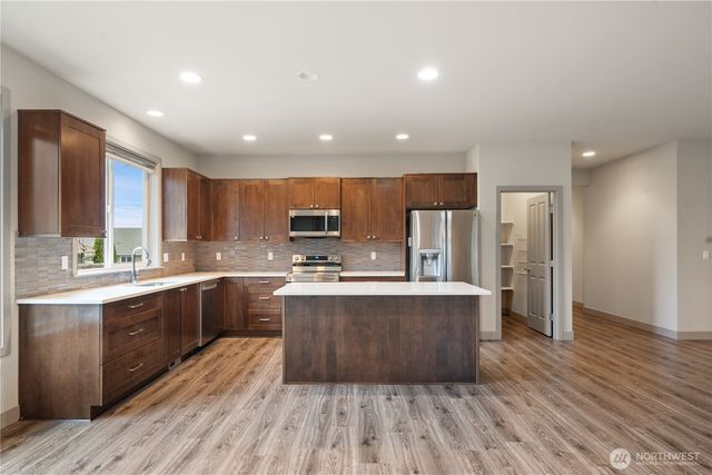 200 Blue Glacier Loop, Sequim, WA 98382