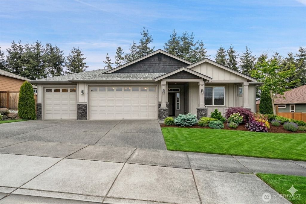 200 Blue Glacier Loop, Sequim, WA 98382