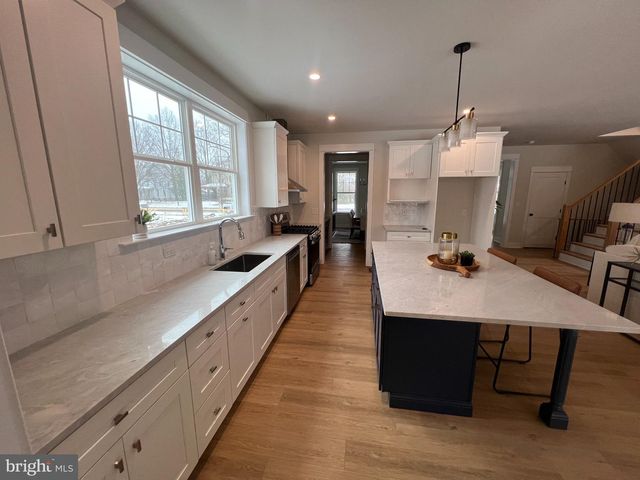 720 CINNAMINSON ST, Riverton, NJ 08077