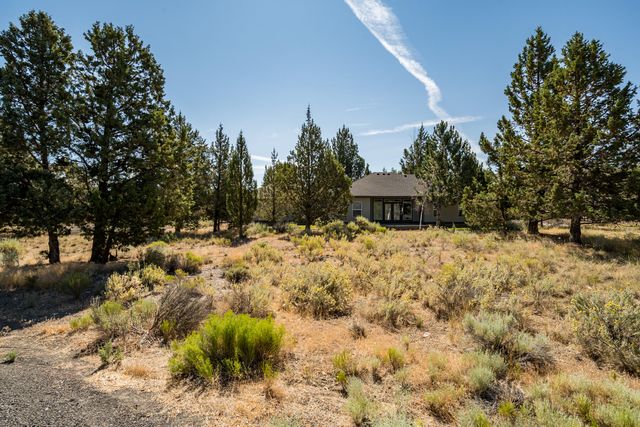 830 Willet Lane, Redmond, OR 97756