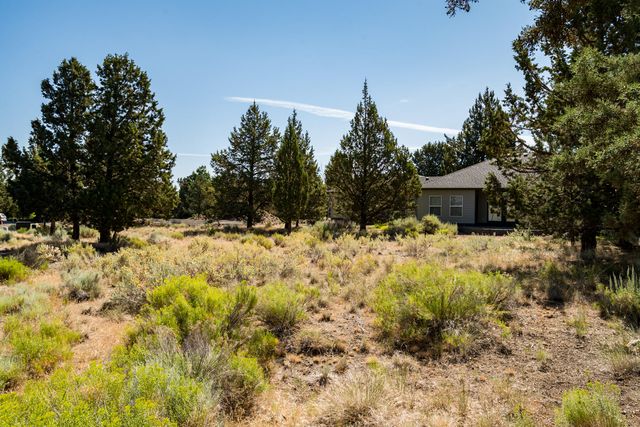 830 Willet Lane, Redmond, OR 97756