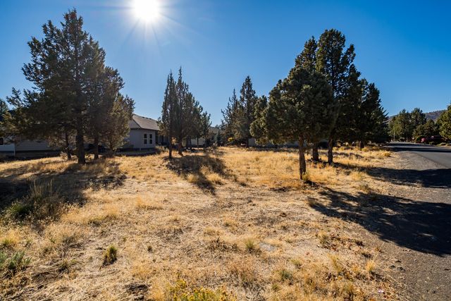 830 Willet Lane, Redmond, OR 97756