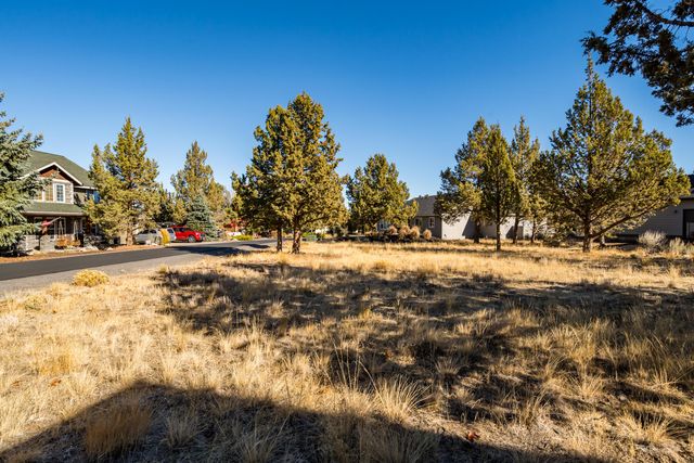 830 Willet Lane, Redmond, OR 97756