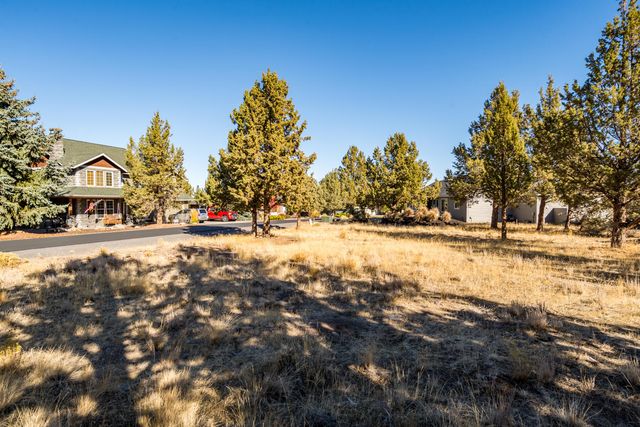 830 Willet Lane, Redmond, OR 97756