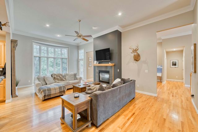 2328 S Celebration Avenue, Springfield, MO 65809