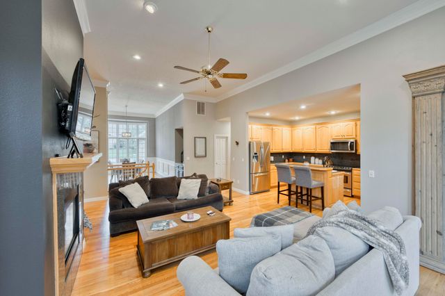 2328 S Celebration Avenue, Springfield, MO 65809