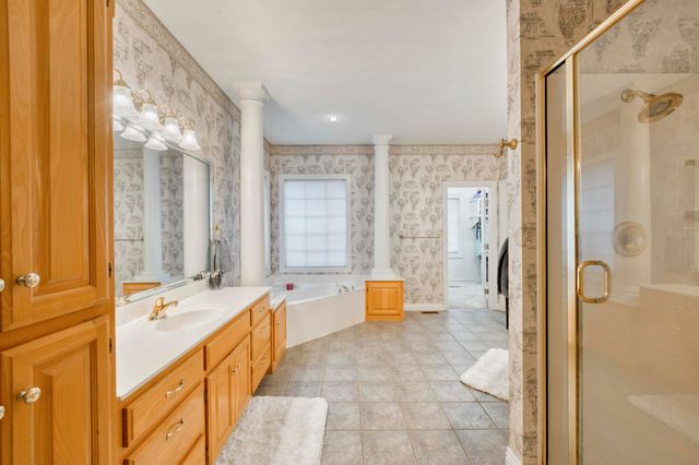 2328 S Celebration Avenue, Springfield, MO 65809