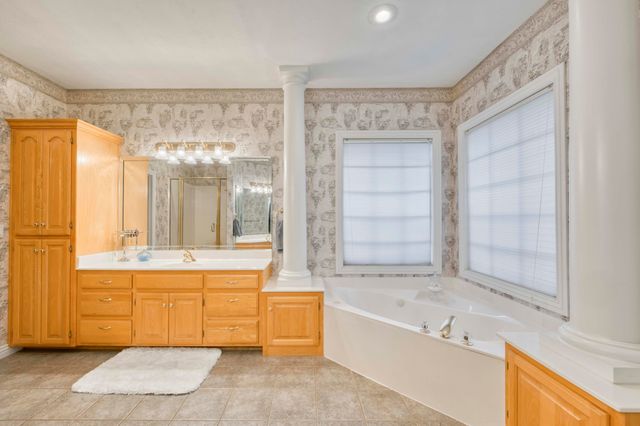 2328 S Celebration Avenue, Springfield, MO 65809