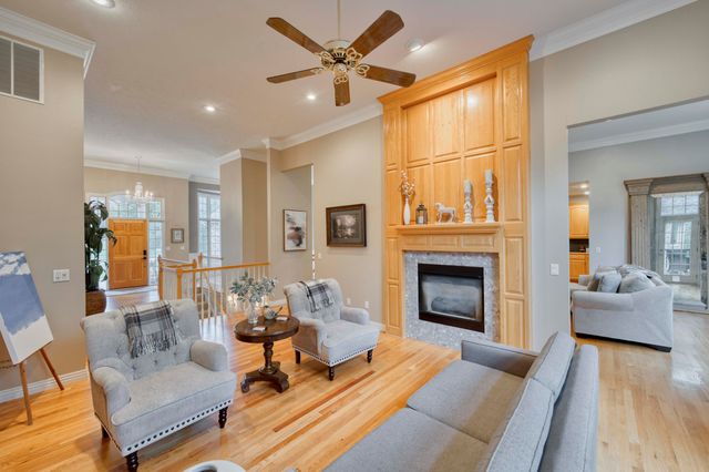 2328 S Celebration Avenue, Springfield, MO 65809