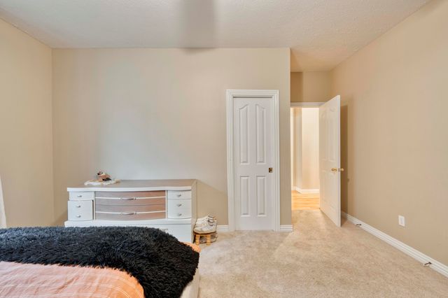 2328 S Celebration Avenue, Springfield, MO 65809