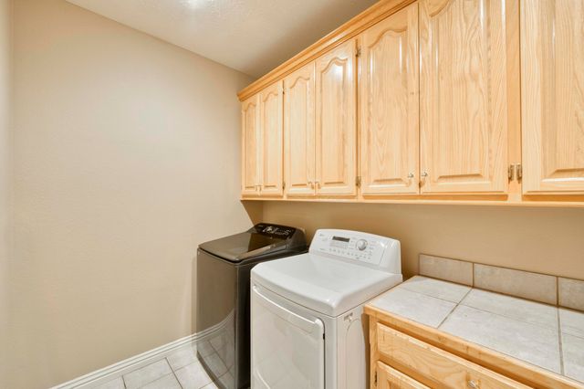 2328 S Celebration Avenue, Springfield, MO 65809