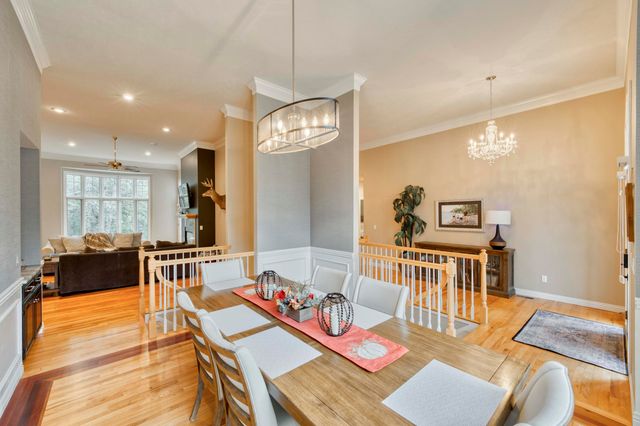 2328 S Celebration Avenue, Springfield, MO 65809