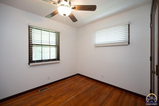 5218 SW 28th ST, Topeka, KS 66614