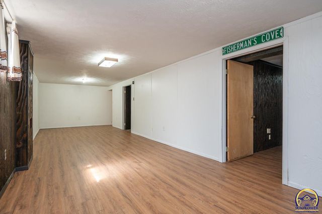 5218 SW 28th ST, Topeka, KS 66614