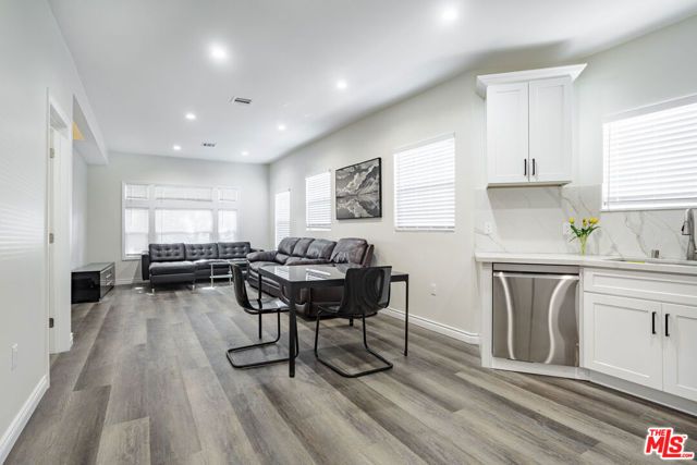 1475 W 22nd Street, Los Angeles, CA 90007