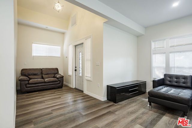 1475 W 22nd Street, Los Angeles, CA 90007