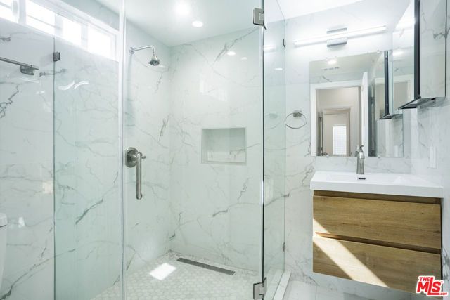 1475 W 22nd Street, Los Angeles, CA 90007