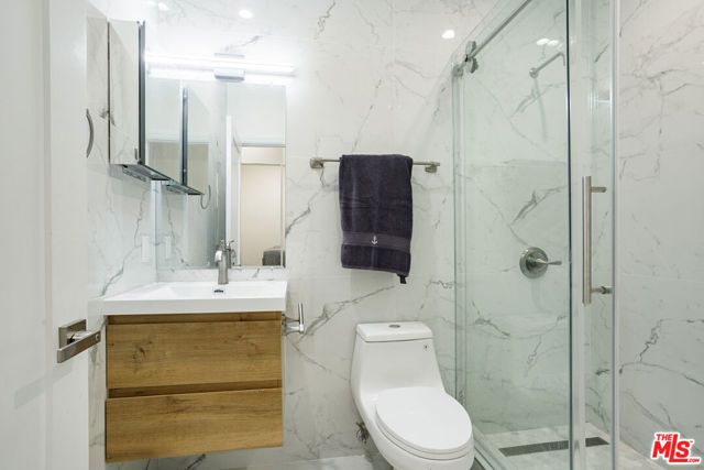 1475 W 22nd Street, Los Angeles, CA 90007