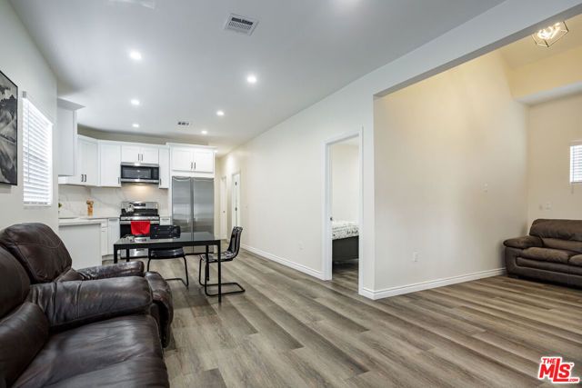 1475 W 22nd Street, Los Angeles, CA 90007