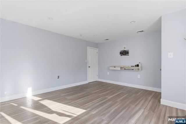 185 Washington Avenue, Hawthorne, NJ 07506