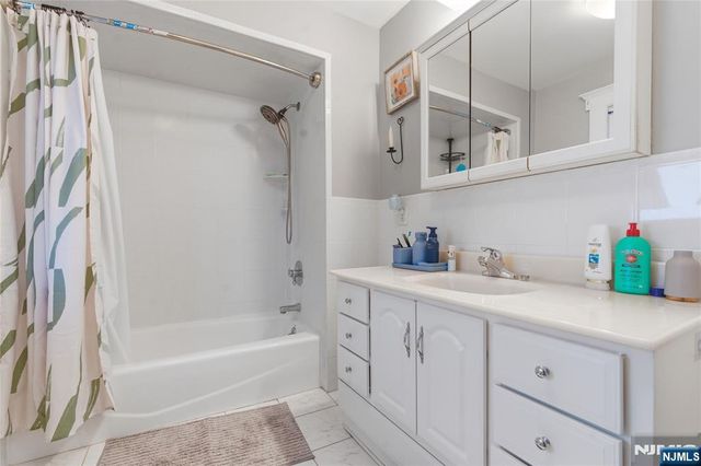 185 Washington Avenue, Hawthorne, NJ 07506