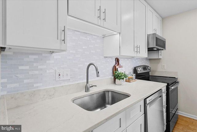 7702 NEWINGTON FOREST AVE, Springfield, VA 22153