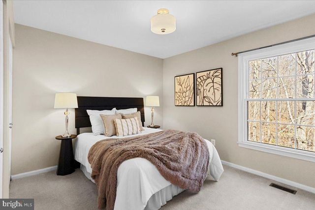 7702 NEWINGTON FOREST AVE, Springfield, VA 22153