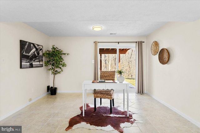 7702 NEWINGTON FOREST AVE, Springfield, VA 22153