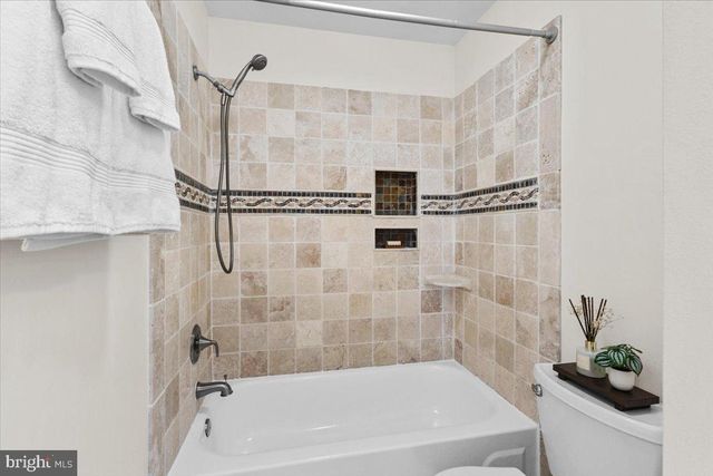 7702 NEWINGTON FOREST AVE, Springfield, VA 22153