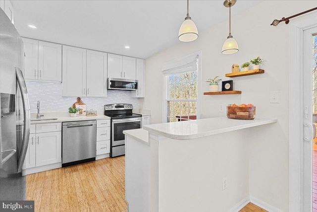 7702 NEWINGTON FOREST AVE, Springfield, VA 22153