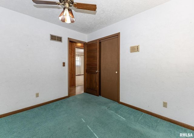 159 DEER PARK Drive, Geneseo, IL 61254