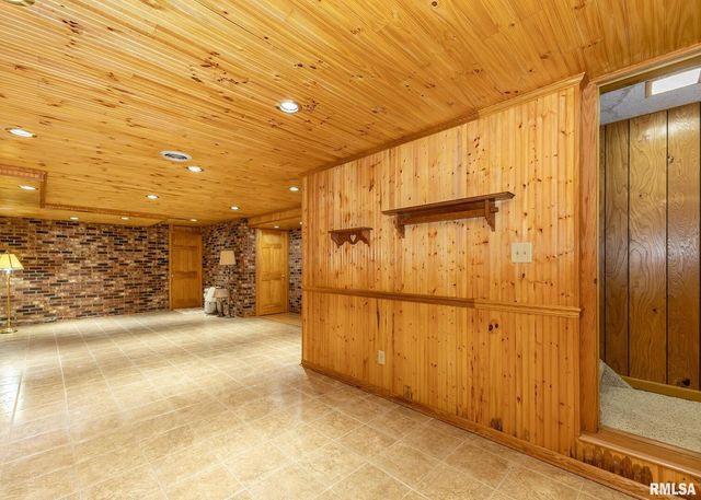 159 DEER PARK Drive, Geneseo, IL 61254