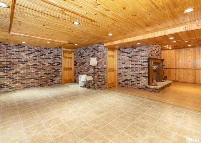 159 DEER PARK Drive, Geneseo, IL 61254