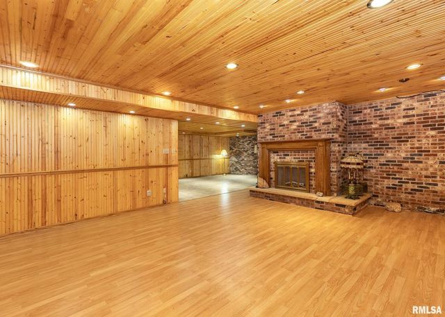 159 DEER PARK Drive, Geneseo, IL 61254