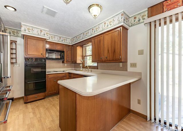 159 DEER PARK Drive, Geneseo, IL 61254